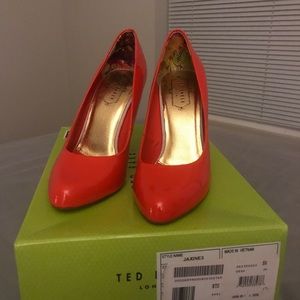 BRAND NEW Ted Baker Pumps